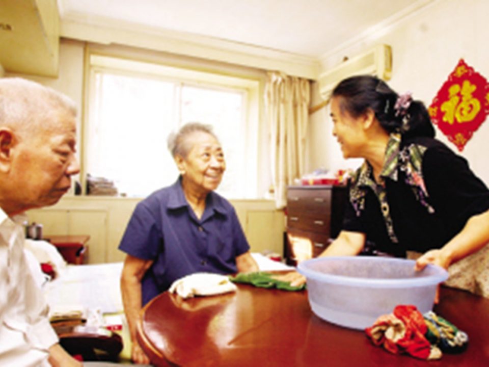 住家护工：让老人在家中得到最好的照顾和陪伴！